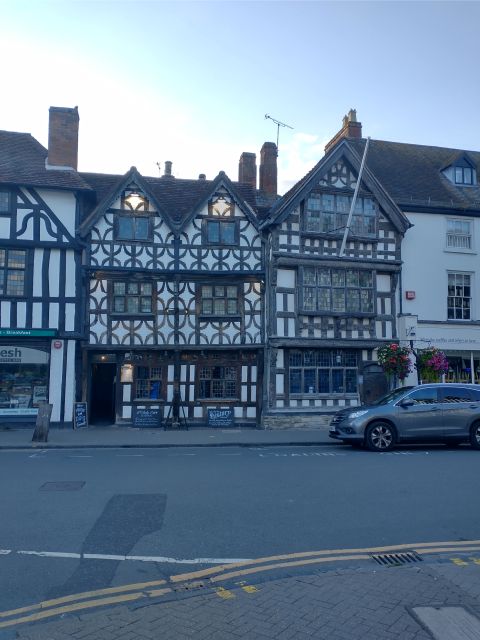 Stratford-Upon-Avon: The Famous Walk Talk Show - Historic taverns and Shakespeare’s social world