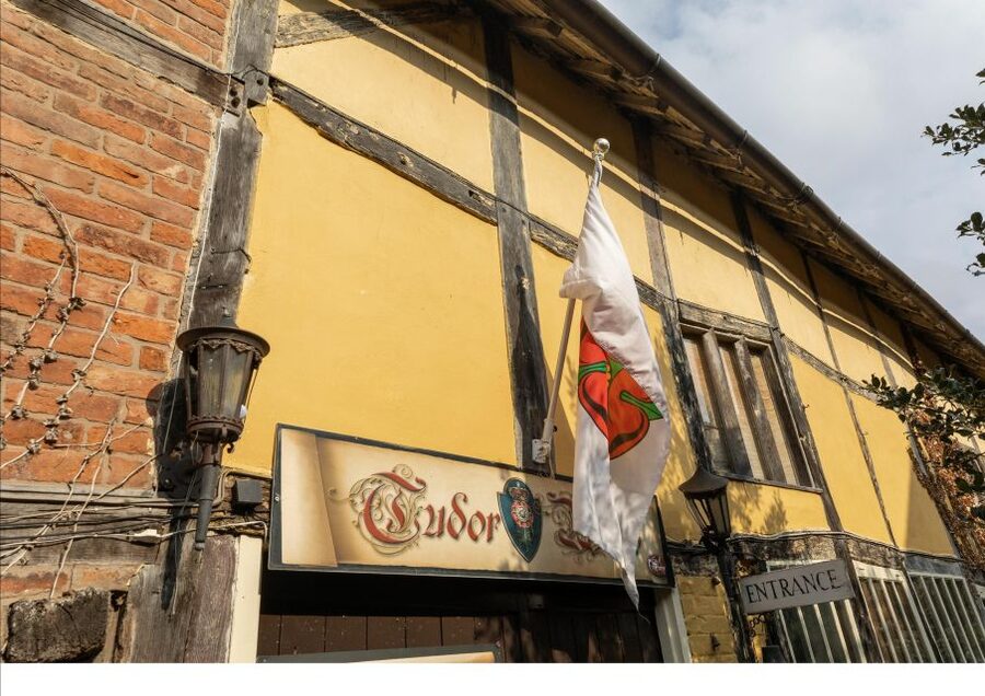 Stratford-upon-Avon: Tudor World Museum Entrance Ticket - Sitting in a Tudor dining room