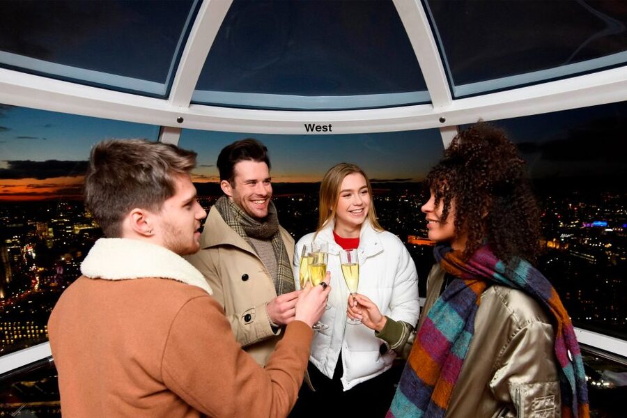 The London Eye Champagne Experience - Landmark spotting from above