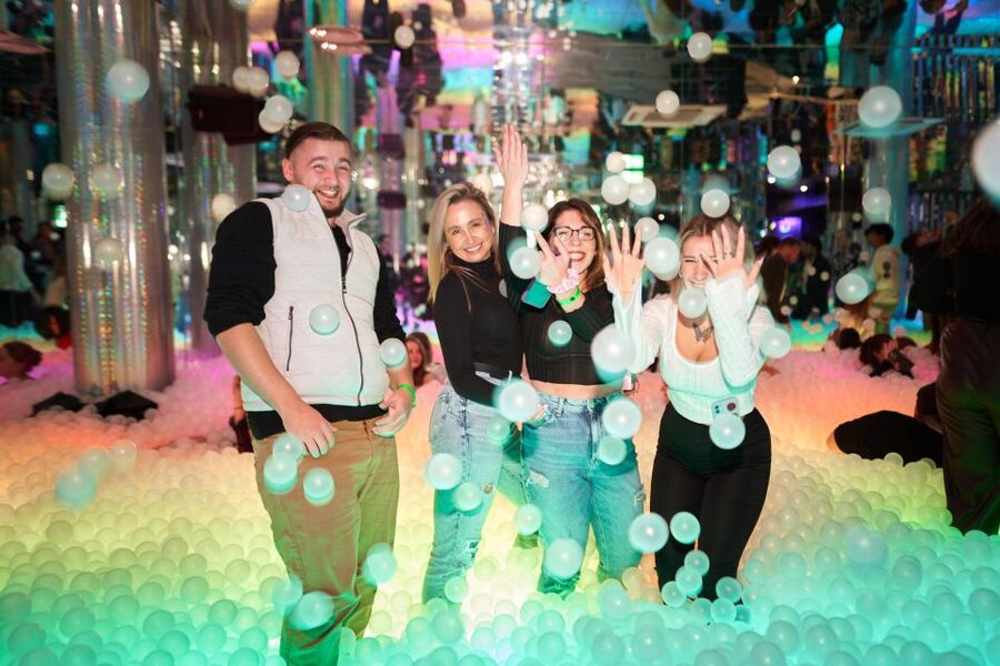 The Original Shoreditch Pub Crawl London - Starting at Shoreditch Balls