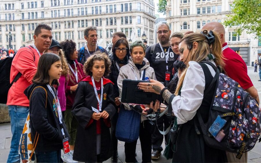 Tour a Piedi di Harry Potter a Londra - The guide, quizzes, and Italian-language format
