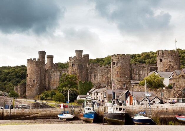 Tour of Conwy Castle Pick up from Holyhead & Entrance Included - Key points to know before booking