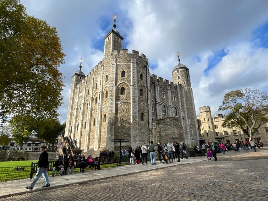 Tower of London: After-Hours Tour with Ceremony of the Keys - The Ceremony of the Keys is the evening’s centerpiece