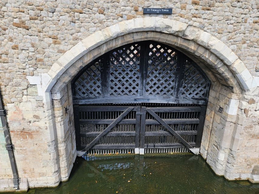 Tower of London: Early Access with Crown Jewels & Beefeaters - Why the early opening matters at the Tower of London