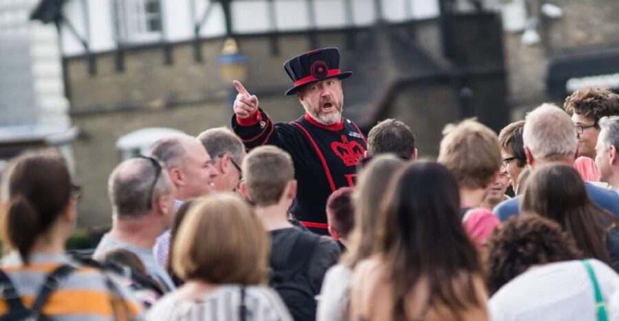 Tower of London: Early Access with Crown Jewels & Beefeaters - How good are the guides?