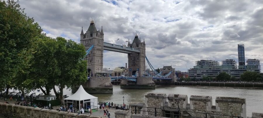 Tower of London Kid-Friendly Private Tour - The Crown Jewels and the Beefeaters