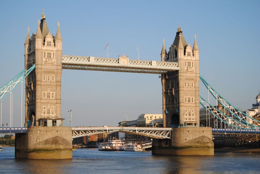Tower of London Private Guided Tour - The White Tower, a fortress built to frighten