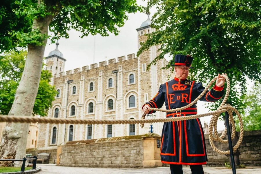 Ultimate Tower of London, Beefeater Welcome & Crown Jewels - Climbing through the White Tower and armory