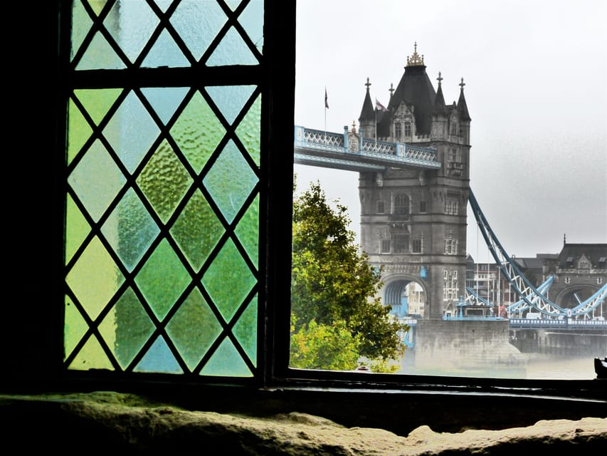 Ultimate Tower of London, Beefeater Welcome & Crown Jewels - Inside the Inner Ward and around the battlements