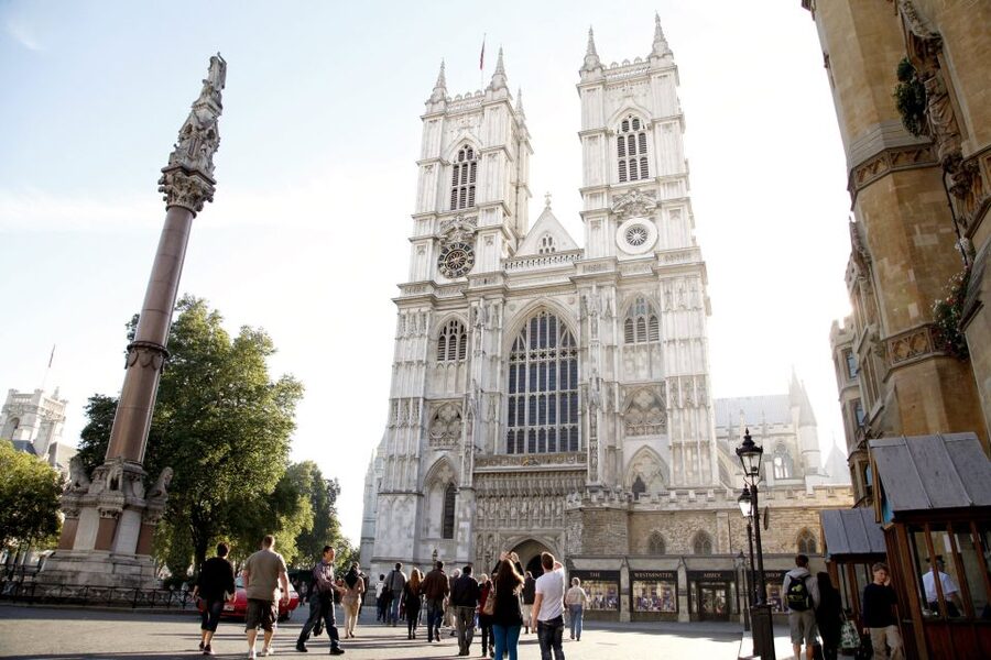 Vintage Double Decker Bus Tour & Thames River Cruise - The Tower of London and Traitors Gate