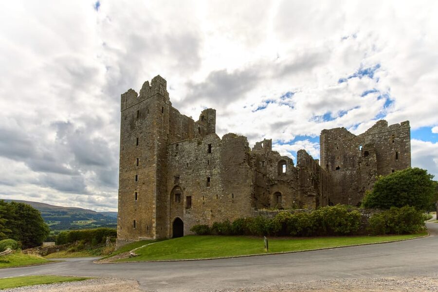 York: "All Creatures Great and Small" Yorkshire Dales Tour - Wensleydale, Swaledale, and the old series