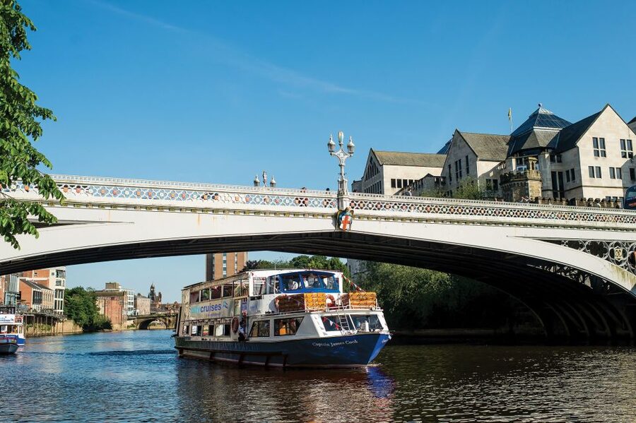 York: Daytime Sightseeing Boat Cruise with Live Commentary - Is 45 minutes enough?
