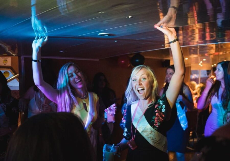 York: Party Cruise with Drink, Dinner, and DJ - Key points to know before booking