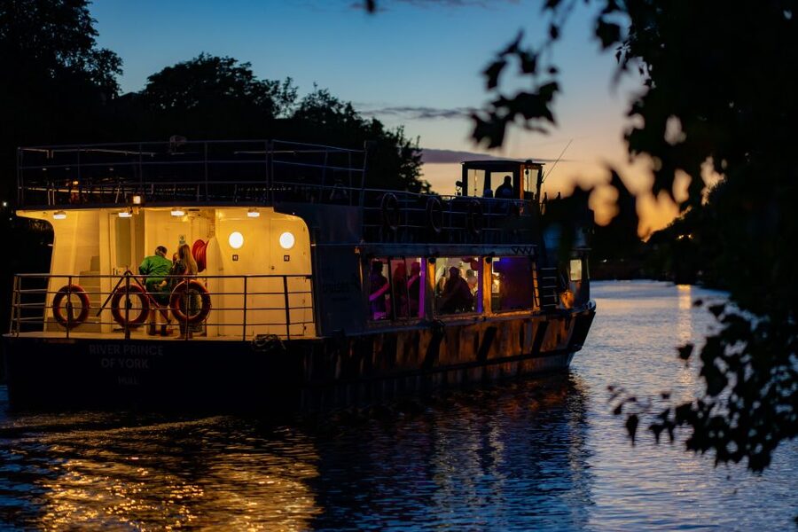 York: Party Cruise with Drink, Dinner, and DJ - Manahatta York after the boat