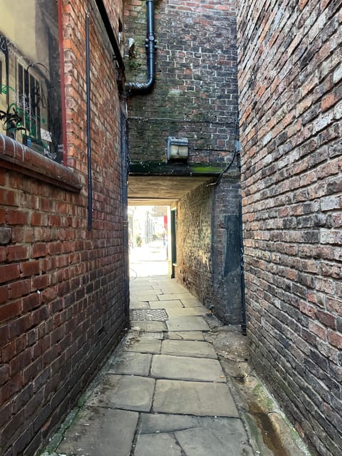York’s Snickelways Story Walking Tour - Practical comfort on narrow York paths