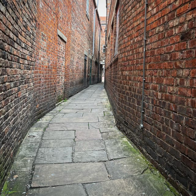 York’s Snickelways Story Walking Tour - Lady Peckett’s Yard and the value of the route