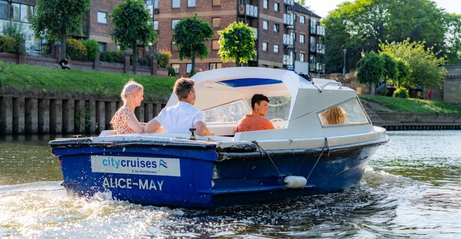 York: Self-Steer Boat Rental - Timing your York boat ride