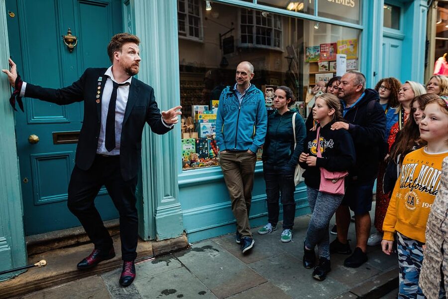 York: The Deathly Dark Ghost Tour - How the dark comedy works