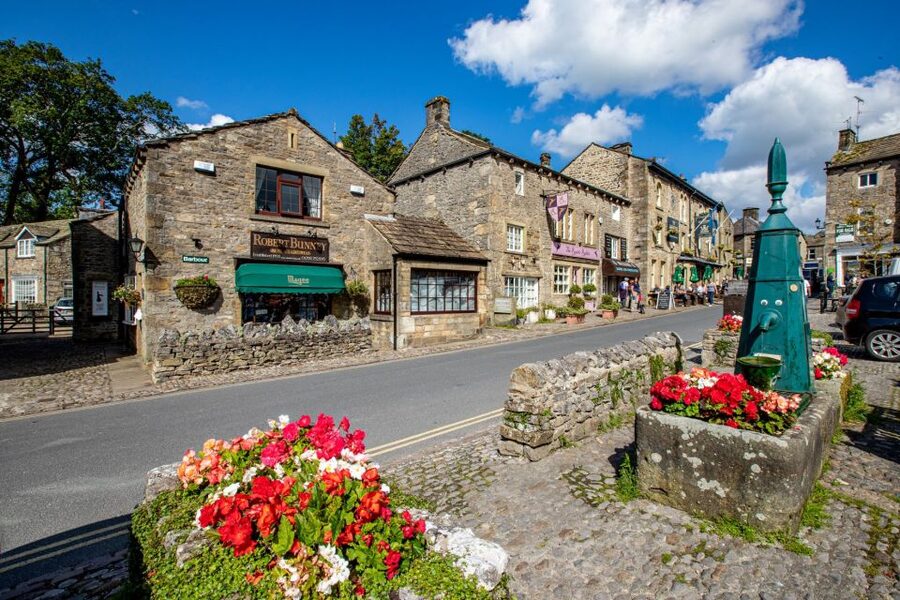 Yorkshire: All Creatures Great and Small Mini-Coach Tour - Key points to know before booking